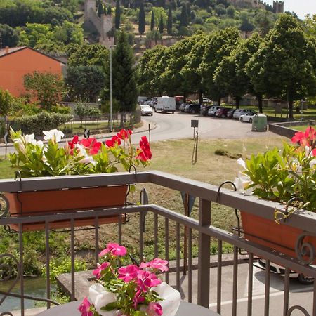 La Finestra Sul Castello Hotel Soave  Exterior photo